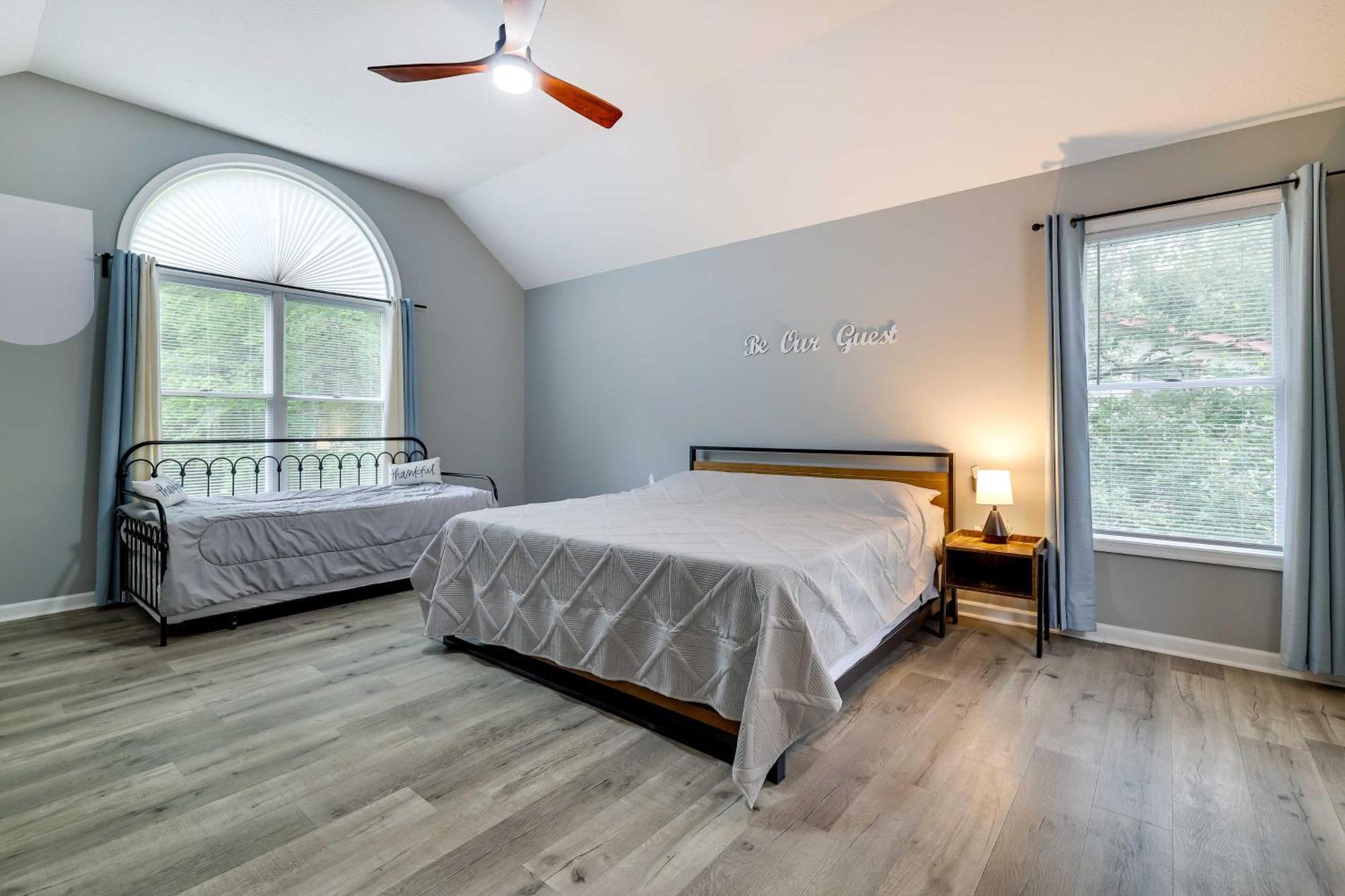 Spacious With Game Room, Amenity Access Holiday home *