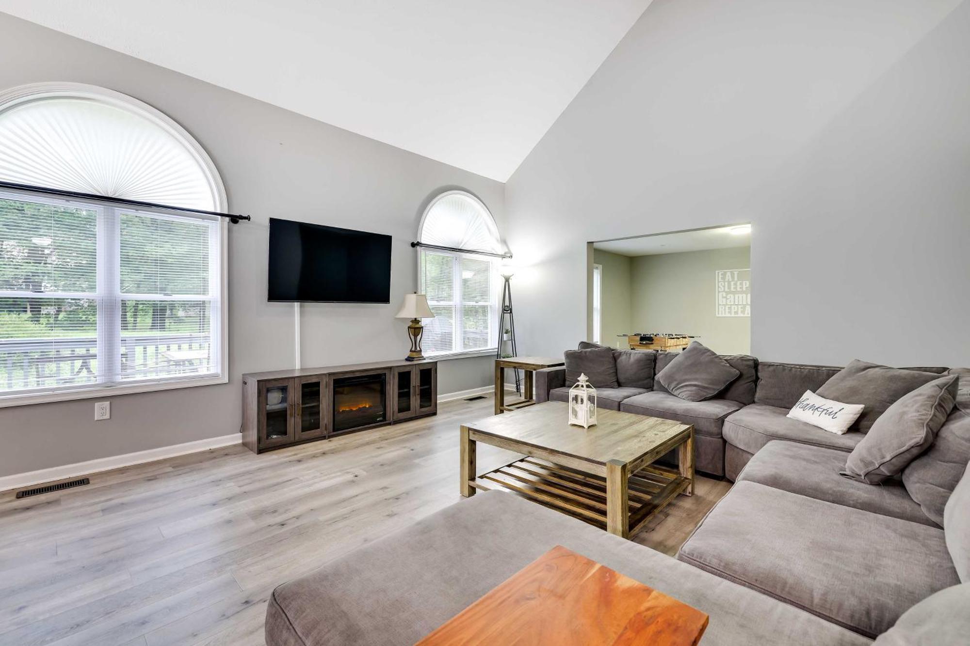 Spacious With Game Room, Amenity Access Scotrun