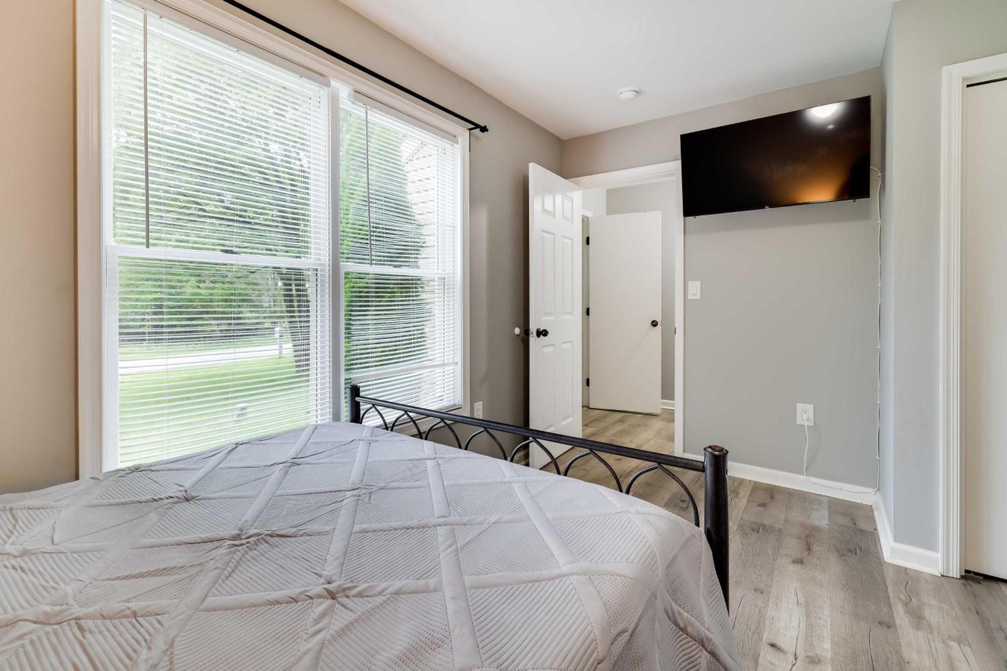 Holiday home Spacious With Game Room, Amenity Access